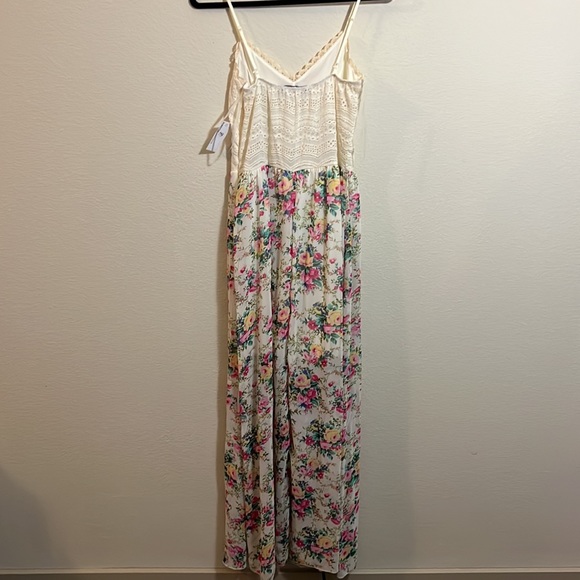 Floral Maxi Dress - Picture 4 of 4
